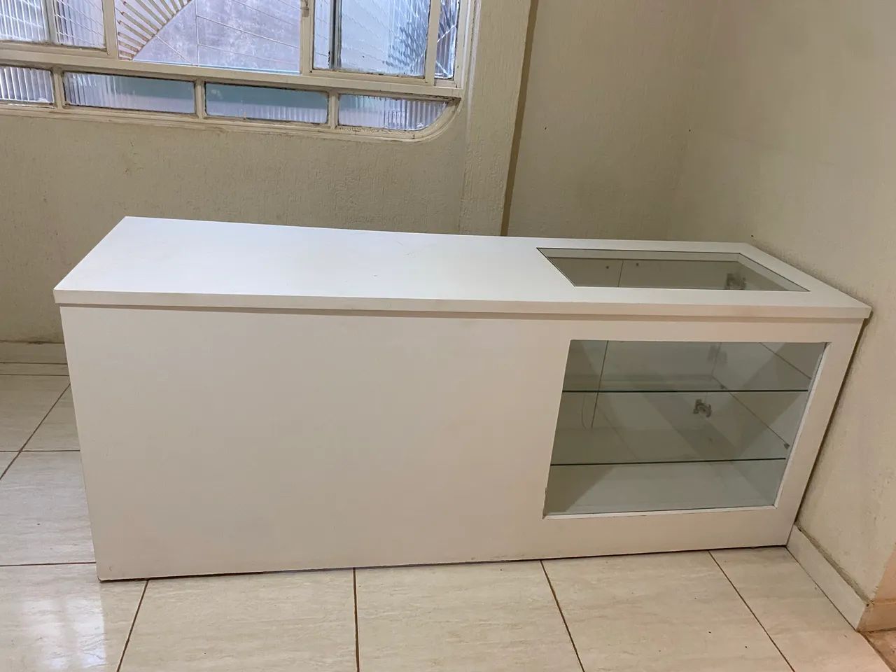 Balcao com vitrine 