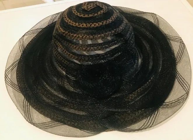 Chapéu de praia e piscina - aba larga - preto c/ detalhes em marrom - tam M - Foto 3