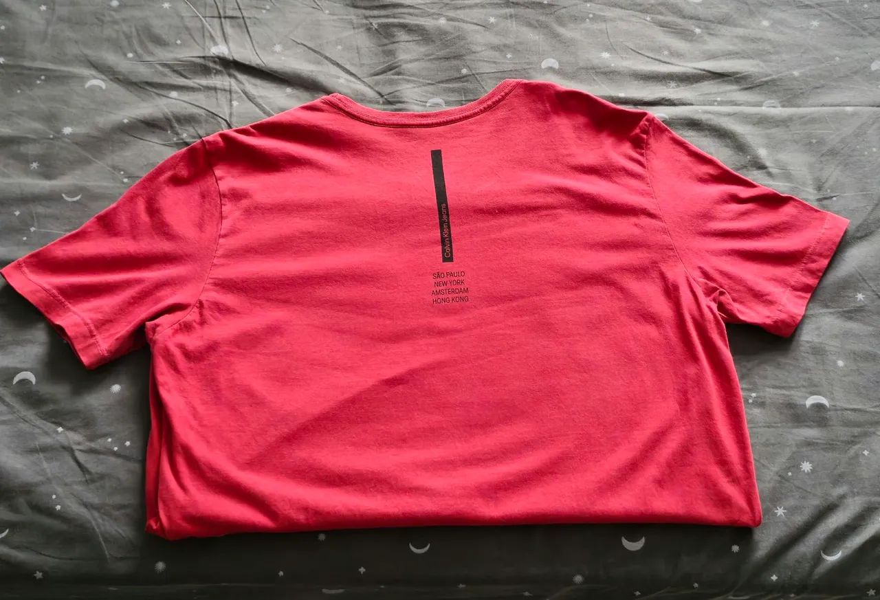 Camisa T-Shirt básica Calvin Klein estampada - Foto 2