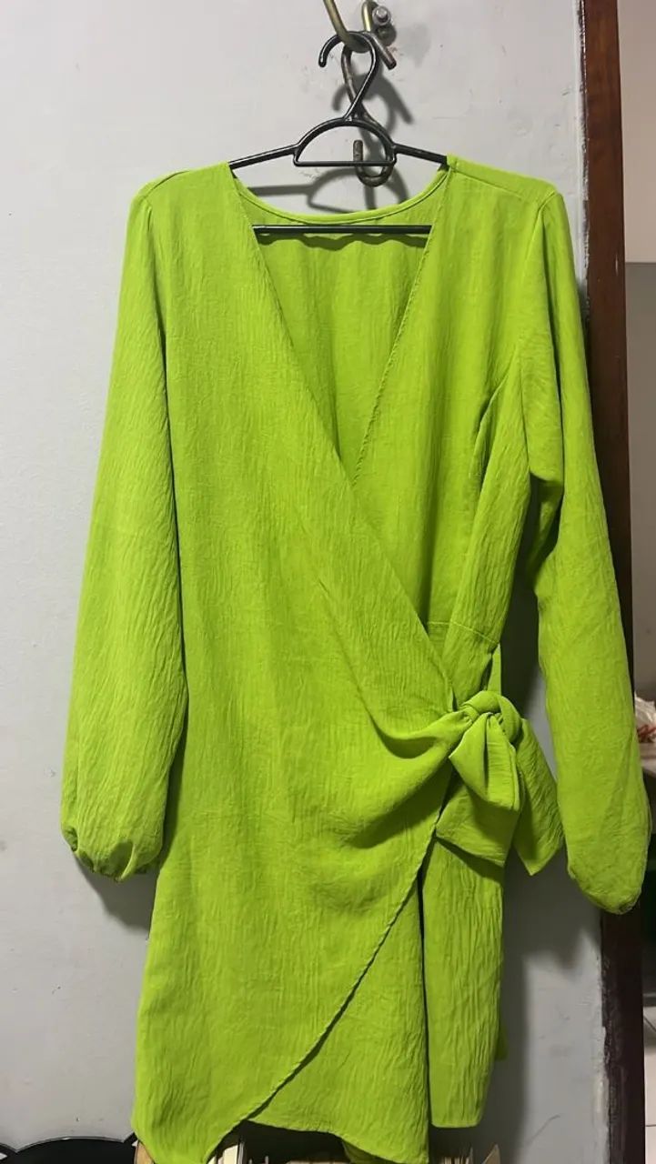 Macacão verde, veste G