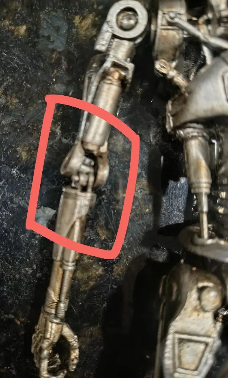 Lote Neca e McFarlane Toys Robôs  - Foto 2