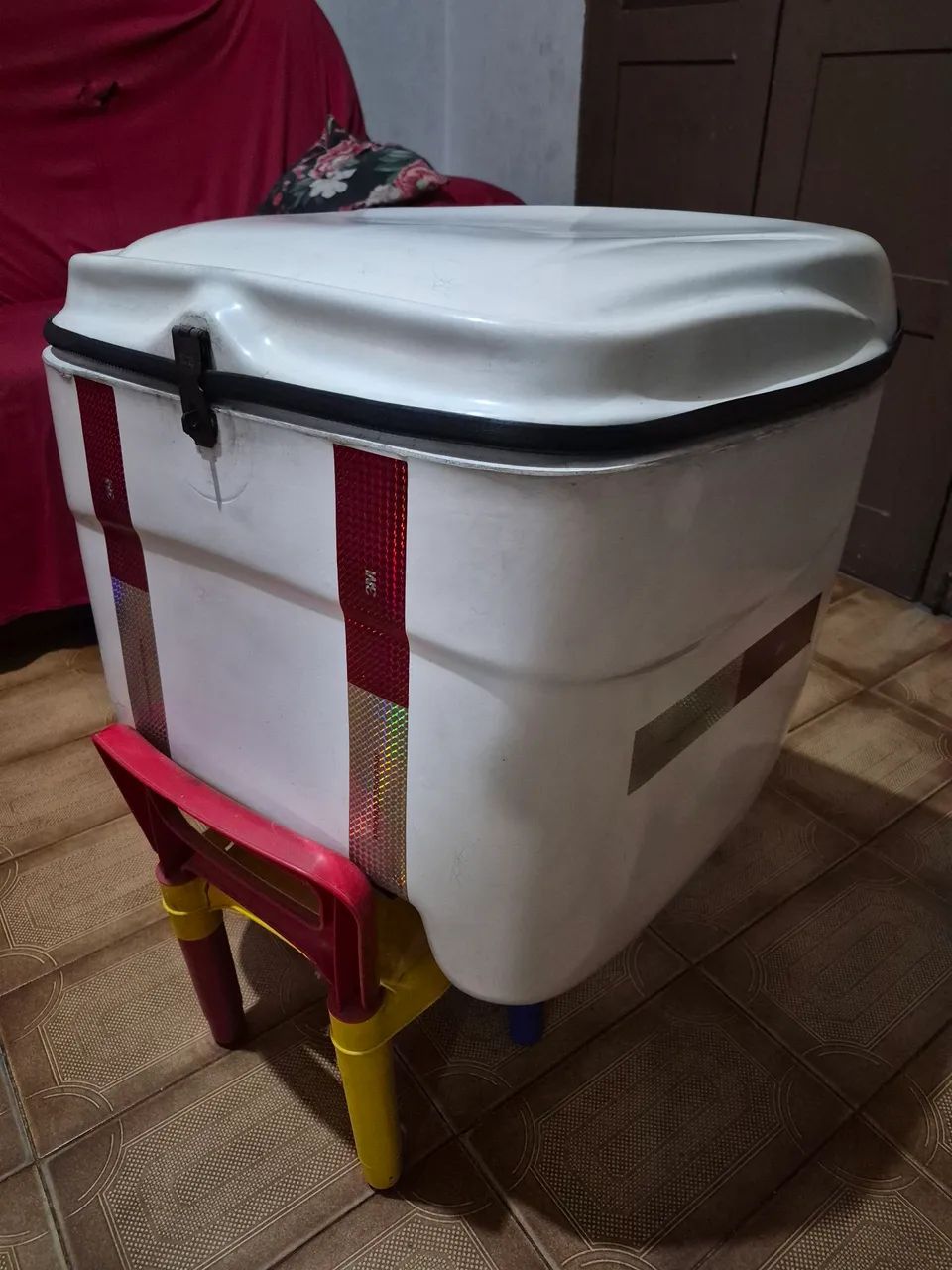 Baú com suporte para moto - Foto 3