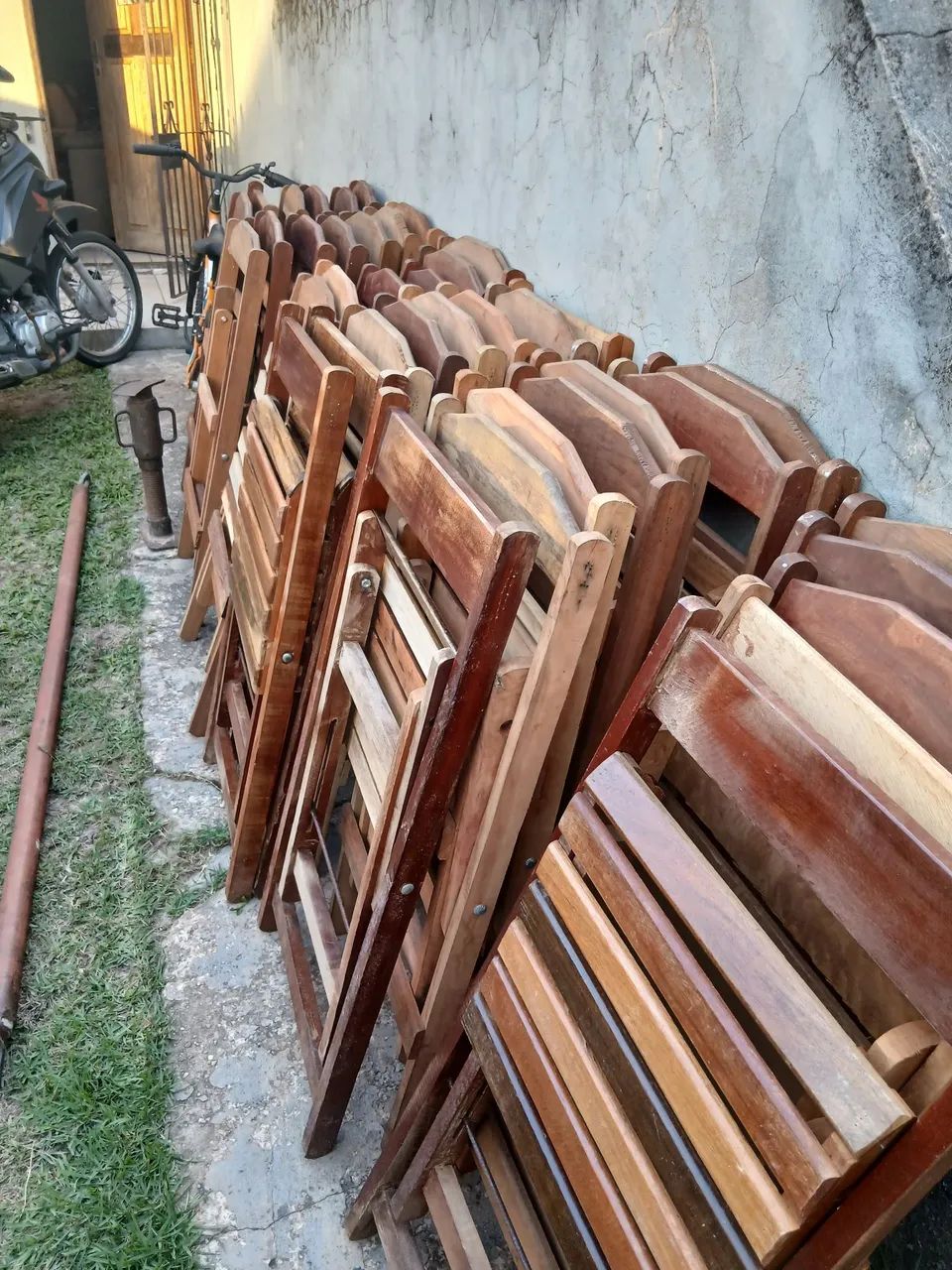 20 Jogos de mesas e cadeiras dobráveis em maçaranduba. - Foto 3