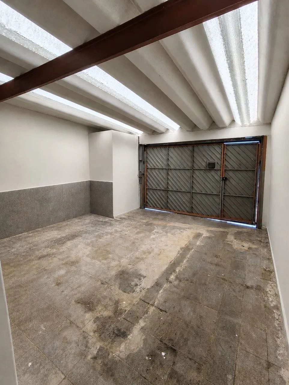 Vendo Sobrado com edícula e 02 vagas /aceito carro - Foto 5