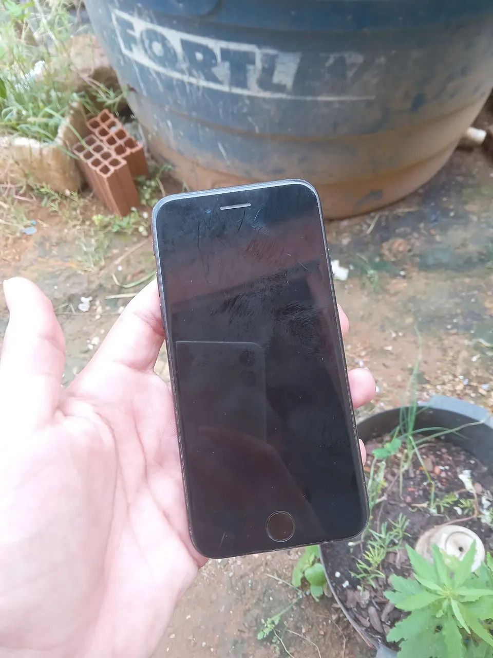 Vendo esse iphone 7 normal com defeito na placa mãe!  - Foto 3