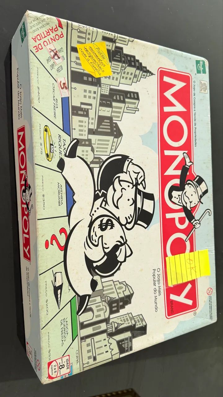 Jogos de tabuleiro Monopoly e Life 