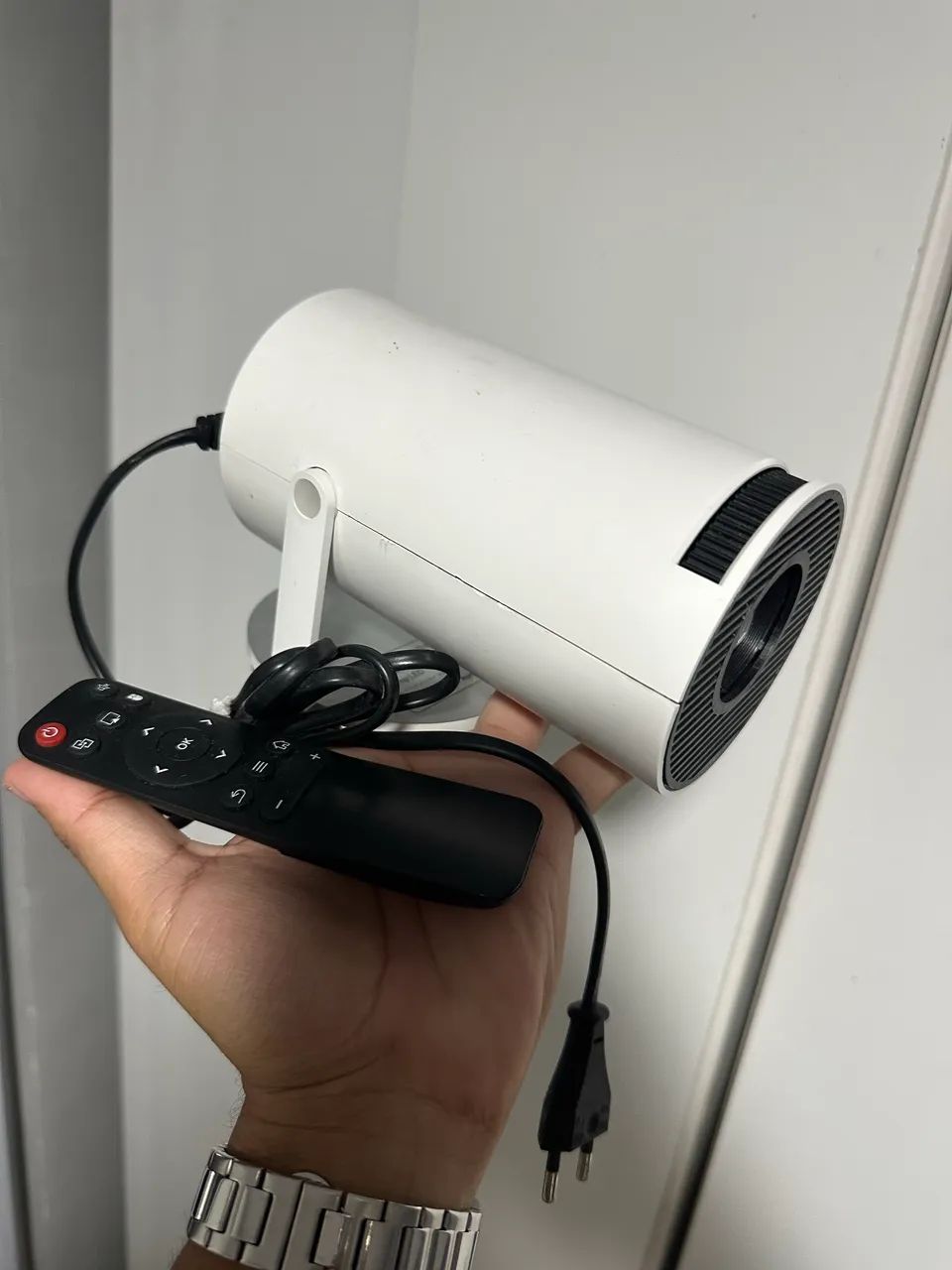 Y320 Projector402625026537574400