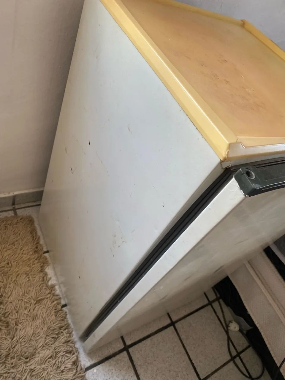 FRIGOBAR CONSUL 220V COM CONGELADOR - FUNCIONANDO PERFEITAMENTE  - Foto 2