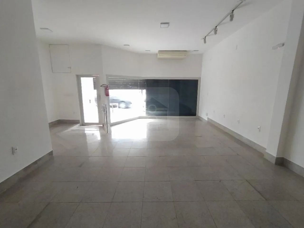 Cômodo comercial para locação no Centro. - Foto 4