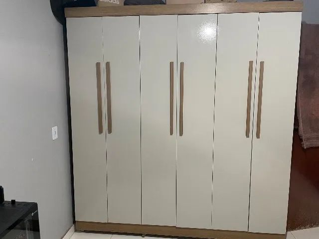 Guarda-roupa 6 portas
