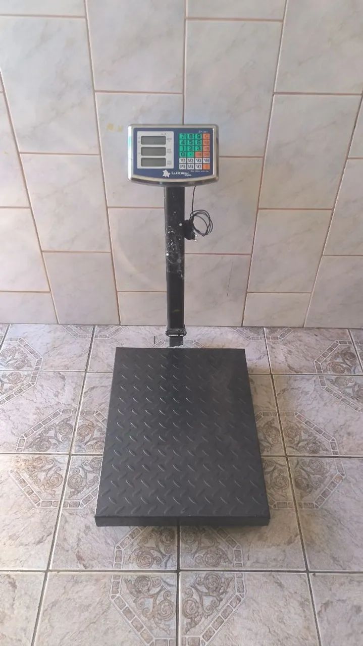 Balança Plataforma 300 kg 45 x 60 cm com bateria interna  - Foto 3
