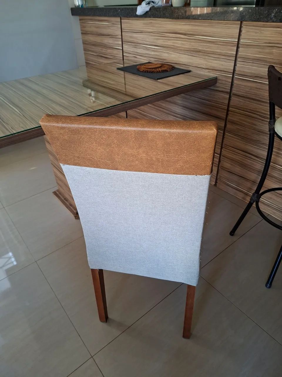 Cadeiras mesa jantar usada - Foto 2