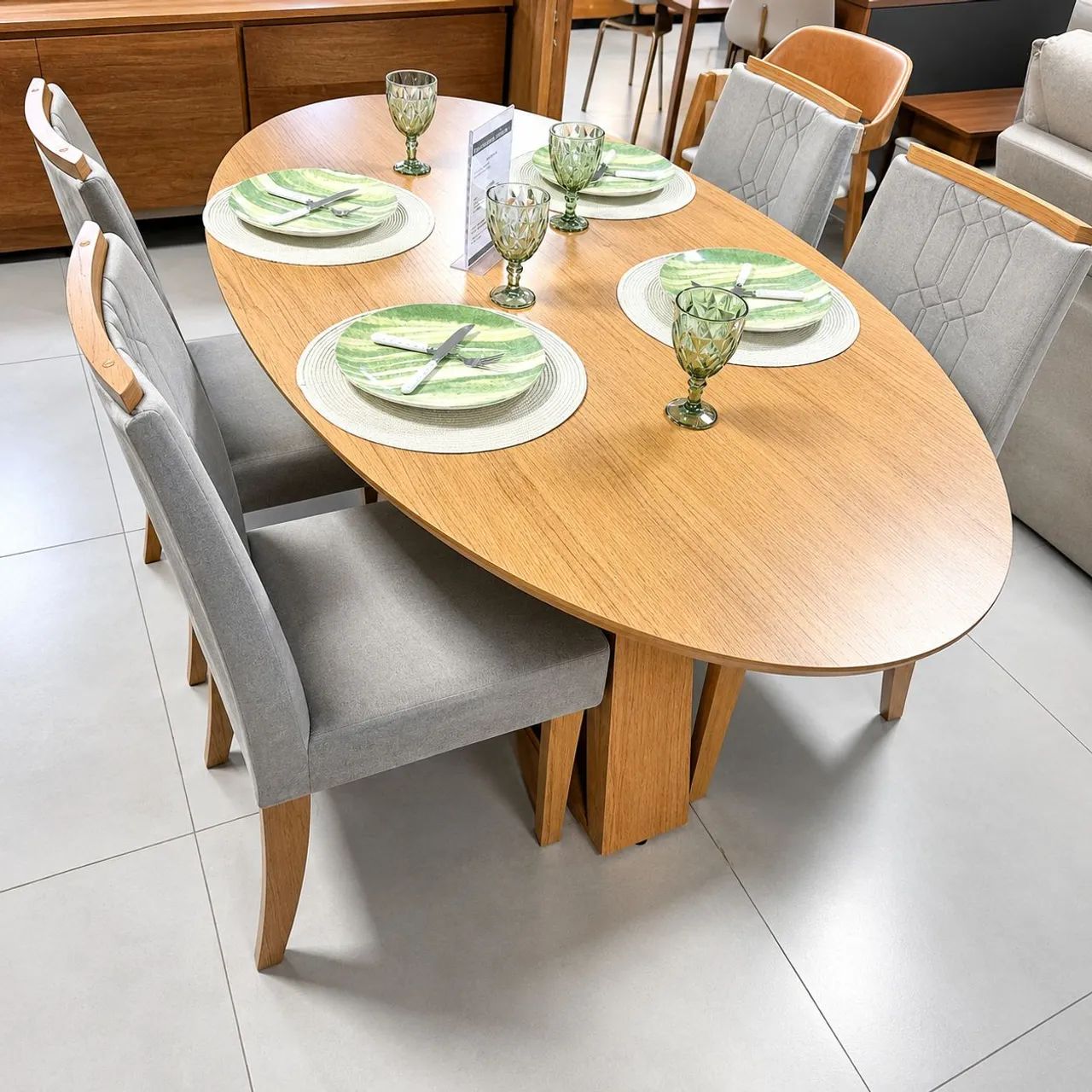 Mesa de jantar oval celeste 