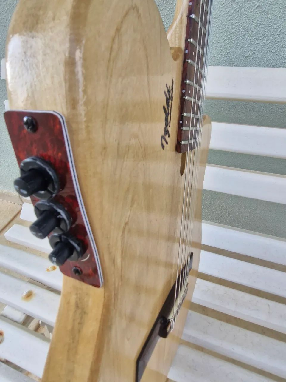 Violão estilo tele 