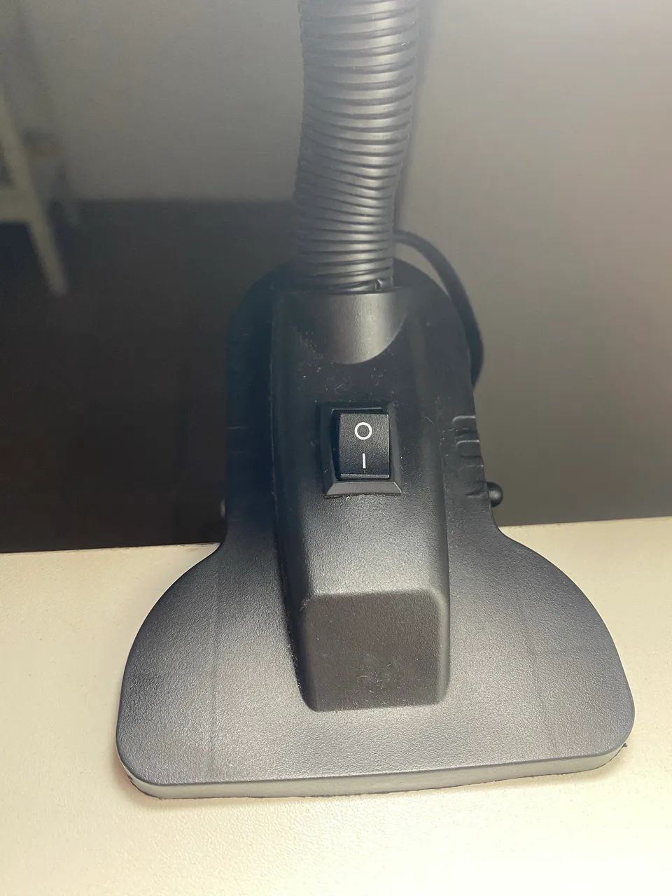 Iluminária de Mesa com Garra - Foto 3