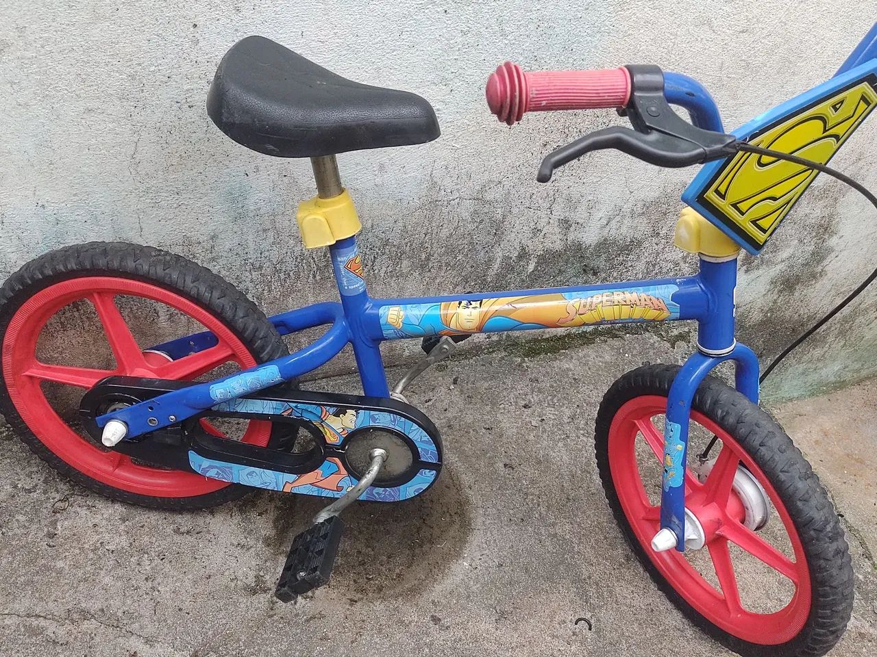 Bicicleta infantil tema Superman - Foto 2