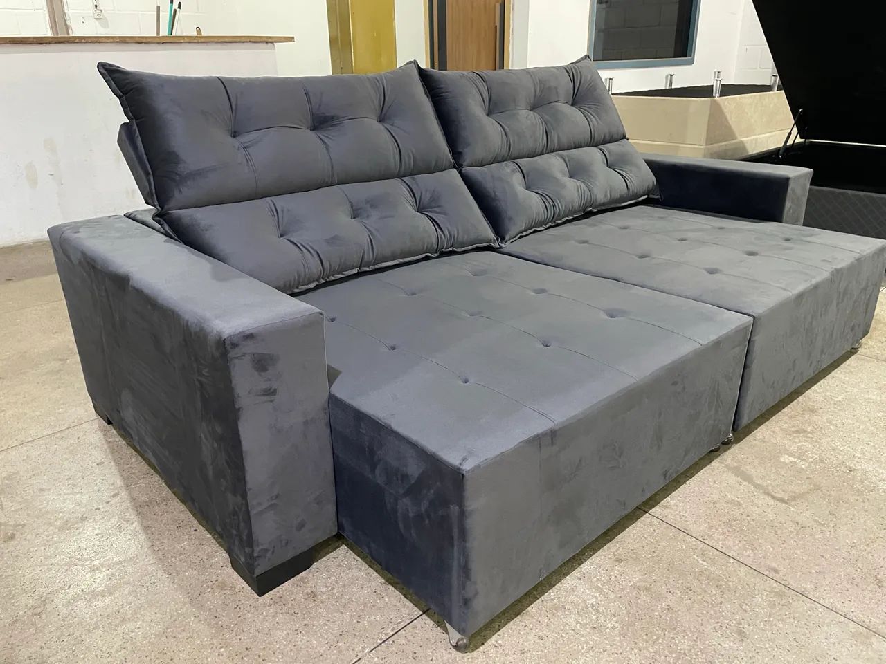 Sofá Retrátil e Reclinável 2,5 Lugares - Conforto e Modernidade