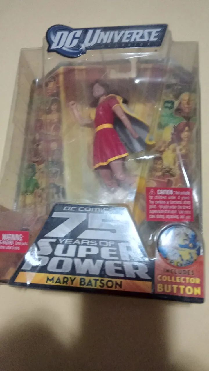 Boneca Mary Batson DC Universe