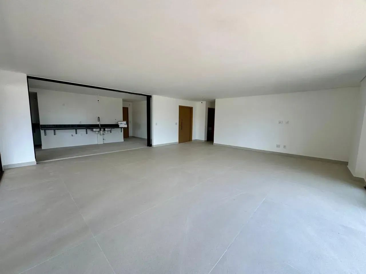 Imóvel para venda tem 245 metros quadrados com 4 quartos em Setor Bueno - Goiânia - GO - Foto 2