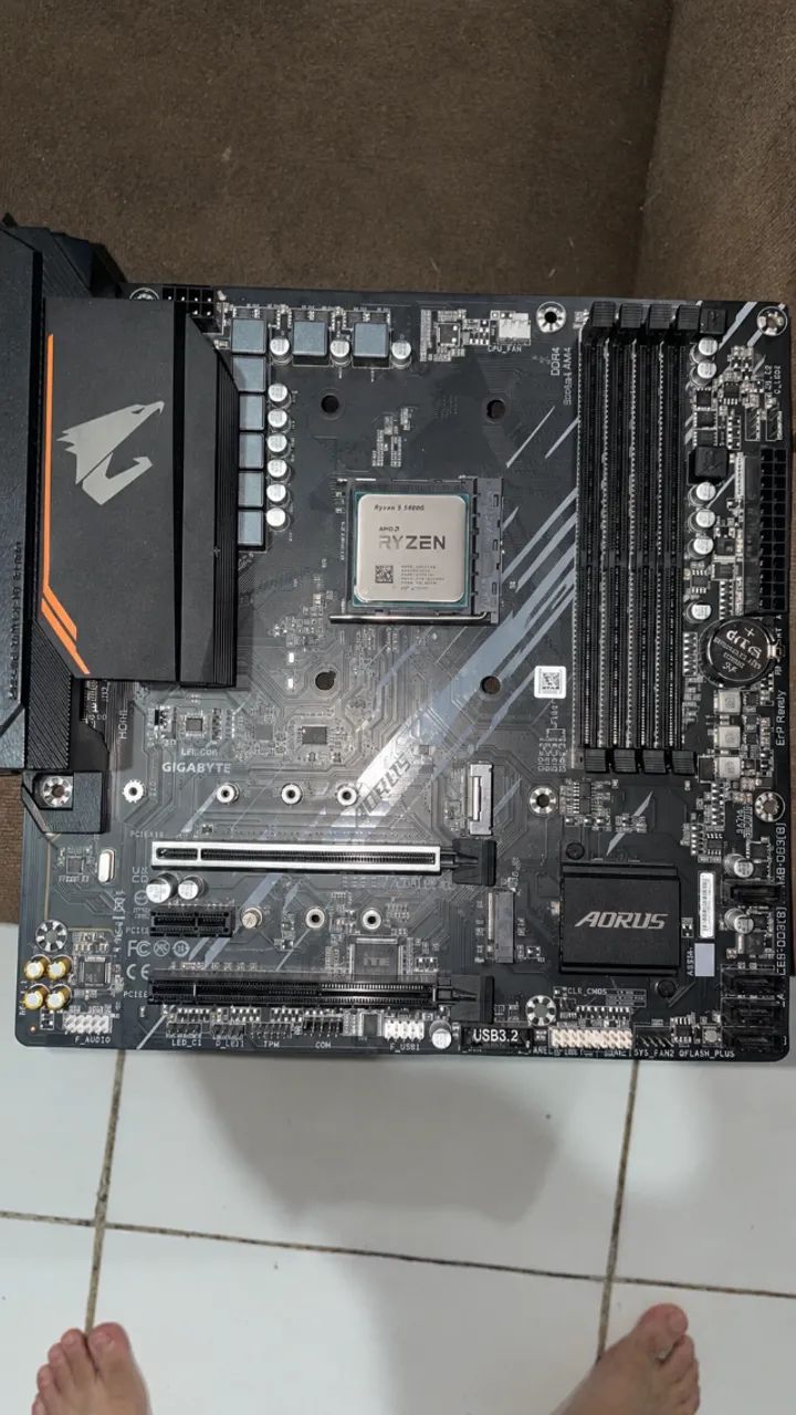 Kit placa mãe (b550m aorus elite) e processador (ryzen 5 5600g) 
