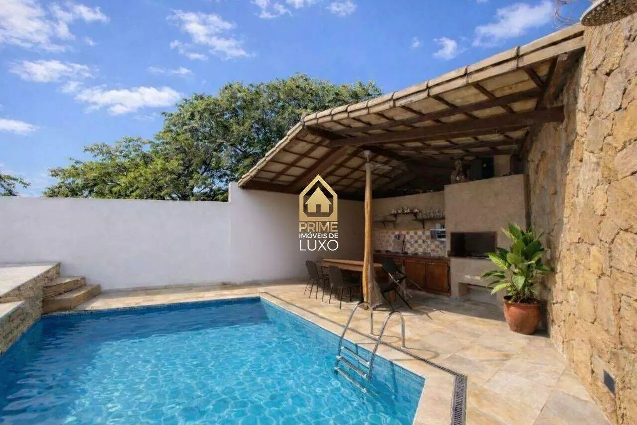 Casa à venda com 5 quartos, no bairro Belvedere