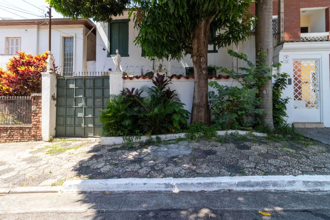 Casa comercial na Rua Rubi, 50  750 m²