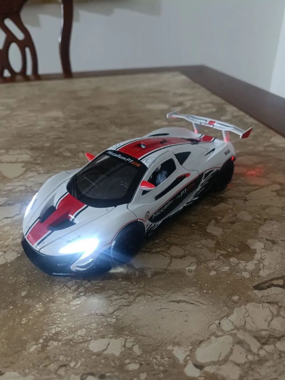 Miniatura 1:24 Mccallum 