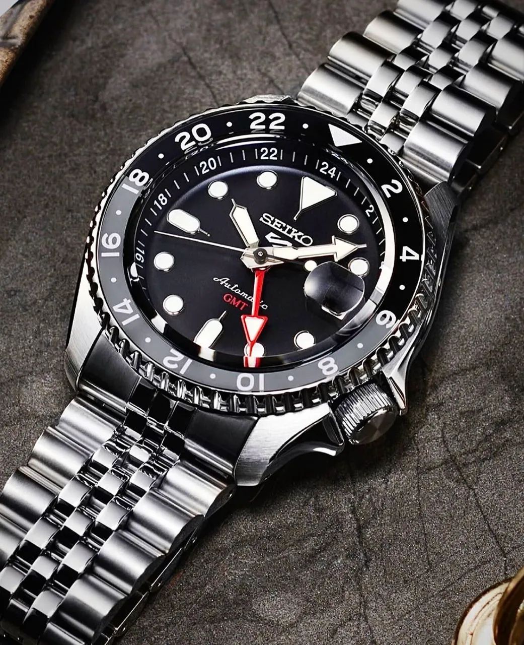 Seiko GMT 5 Preto