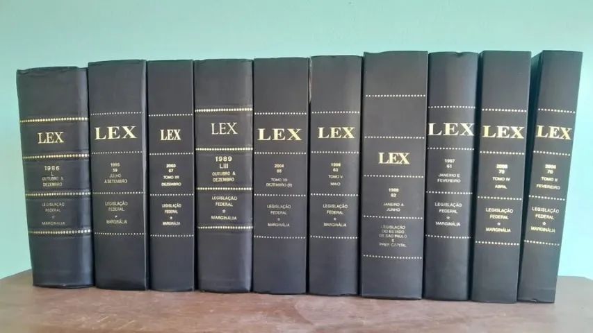 LOTE COM 30 LIVROS CAPAS DURAS LEX PRETOS / DECORAÇÃO 