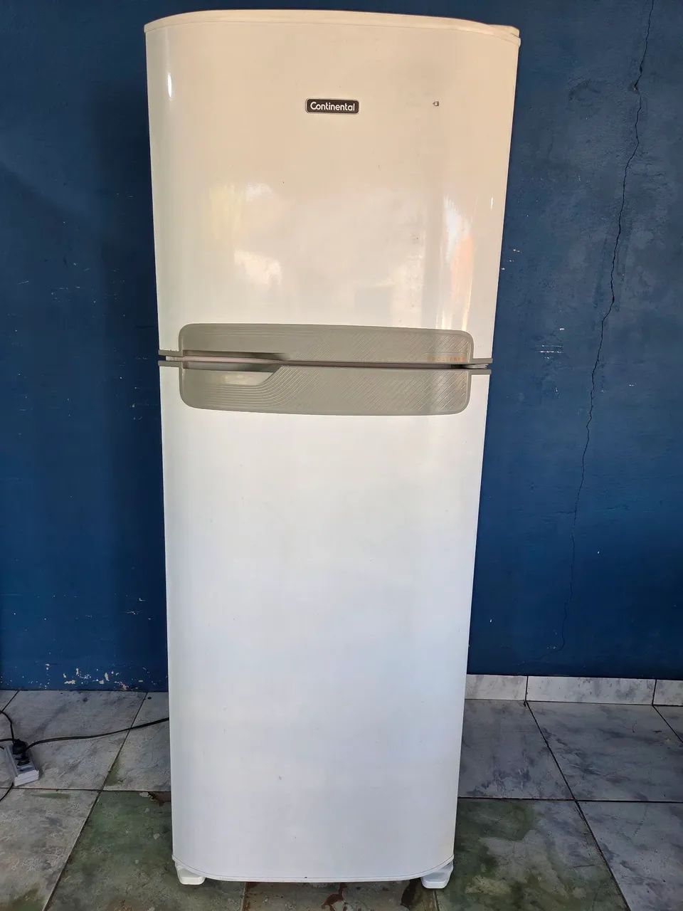 Vendo geladeira continental 