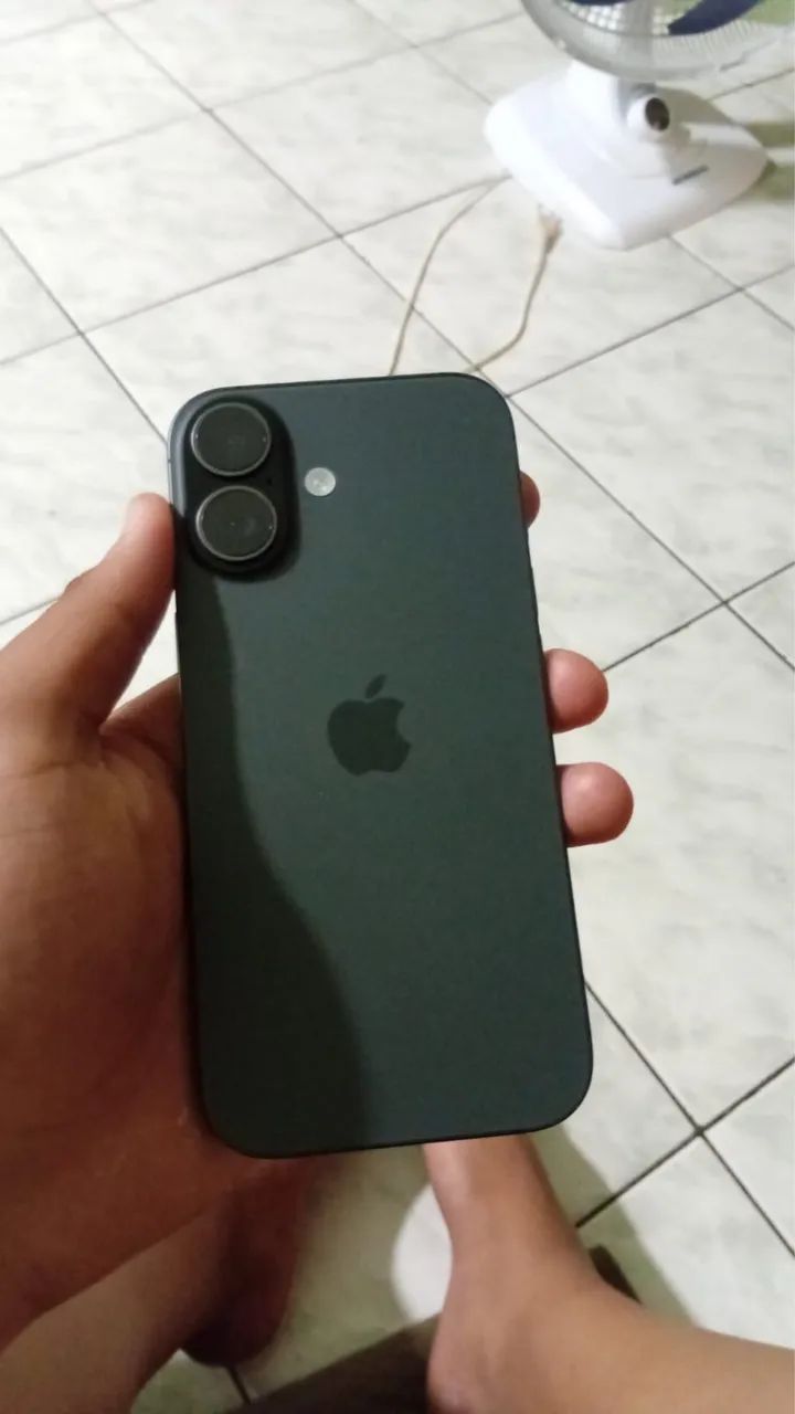 iPhone 17