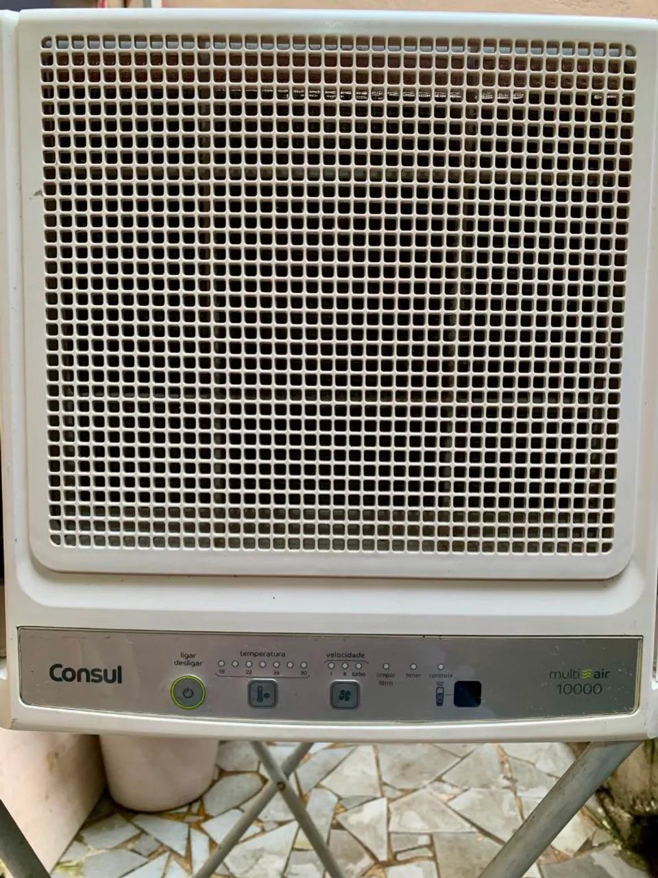 Ar condicionado Consul multi air 10 mil BTUs digital com controle remoto.