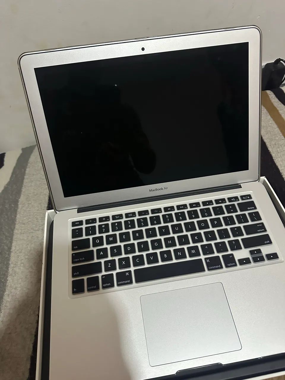 MacBook Air  com Magic Mouse e acessórios  - Foto 4