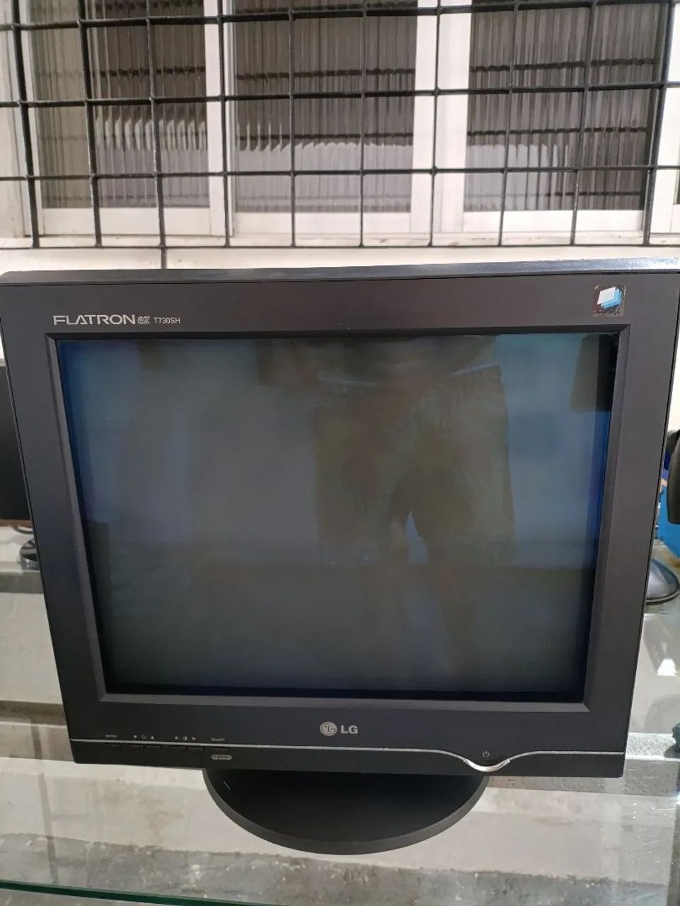 Monitor CRT 17 Polegadas Liga e não dá imagem, Bem Conservado