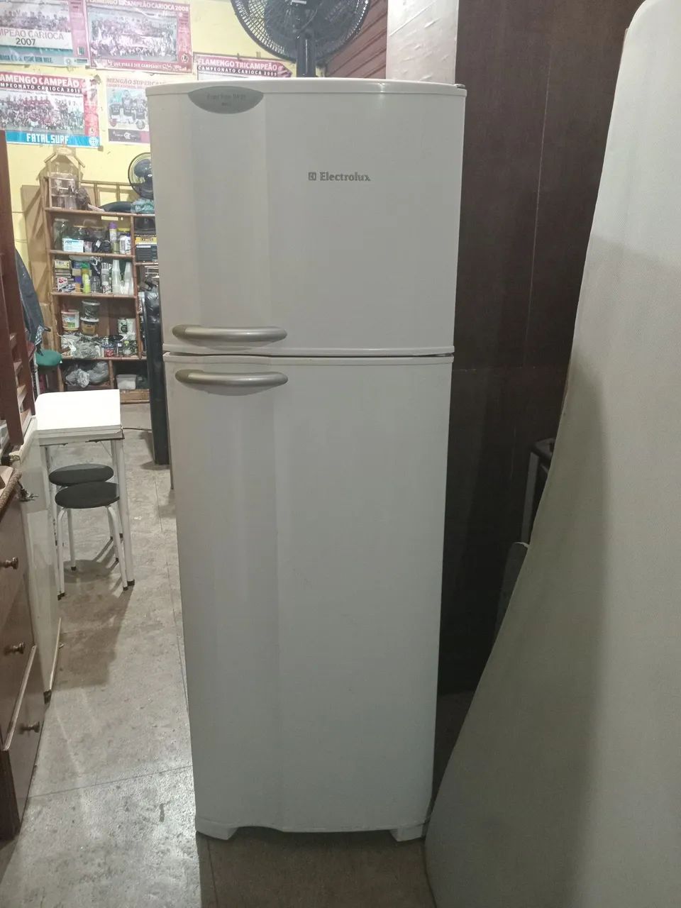 GELADEIRA ELECTROLUX OBS: COM DEFEITO. 