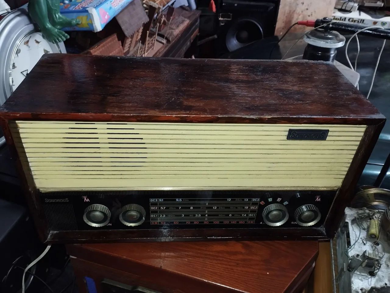 Rádio antigo Sonorous caixa de madeira, original.. - Foto 2