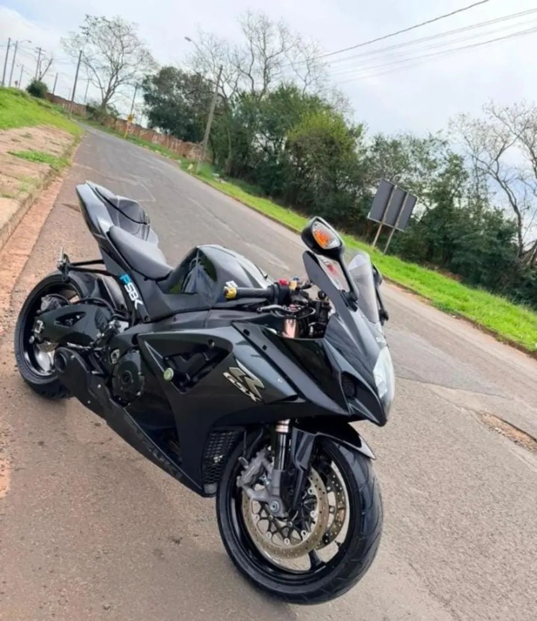 Suzuki 1000 - Foto 3