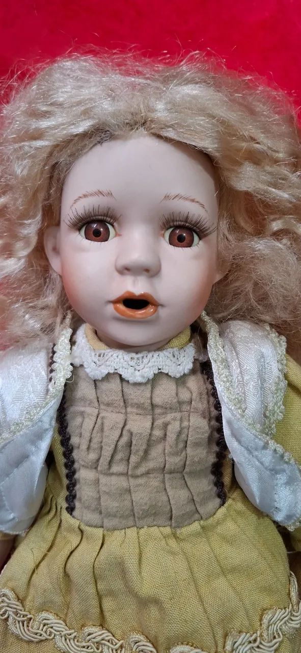 Boneca de colecionador importada de porcelana  - Foto 5