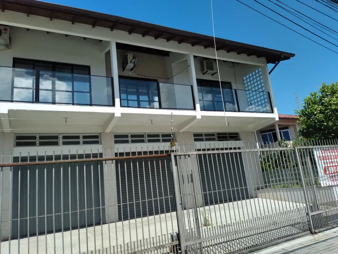 SOBRADO IDELA PARA CLINICAS, RESIDENCIAL E COMERCIAL. SUITE C/SACADA.