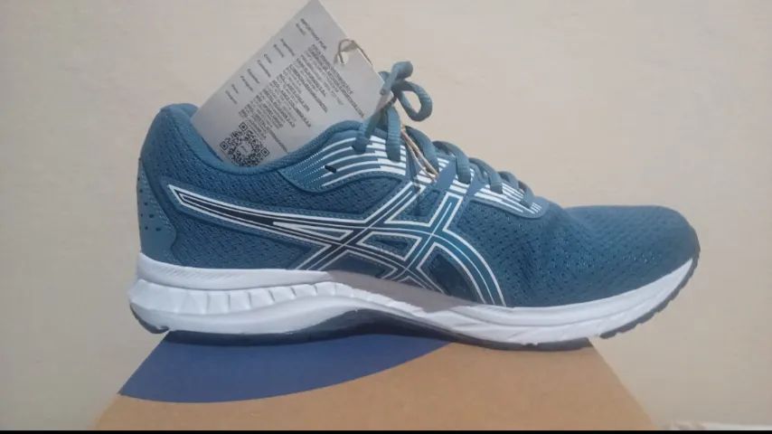 Tênis Asics original e novo na Caixa 