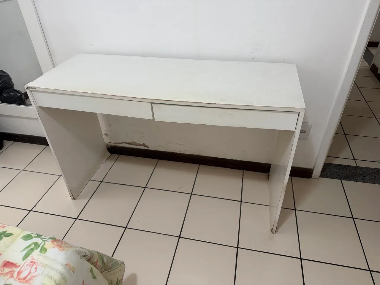 Mesa estudo com 2 gavetas  - Foto 3