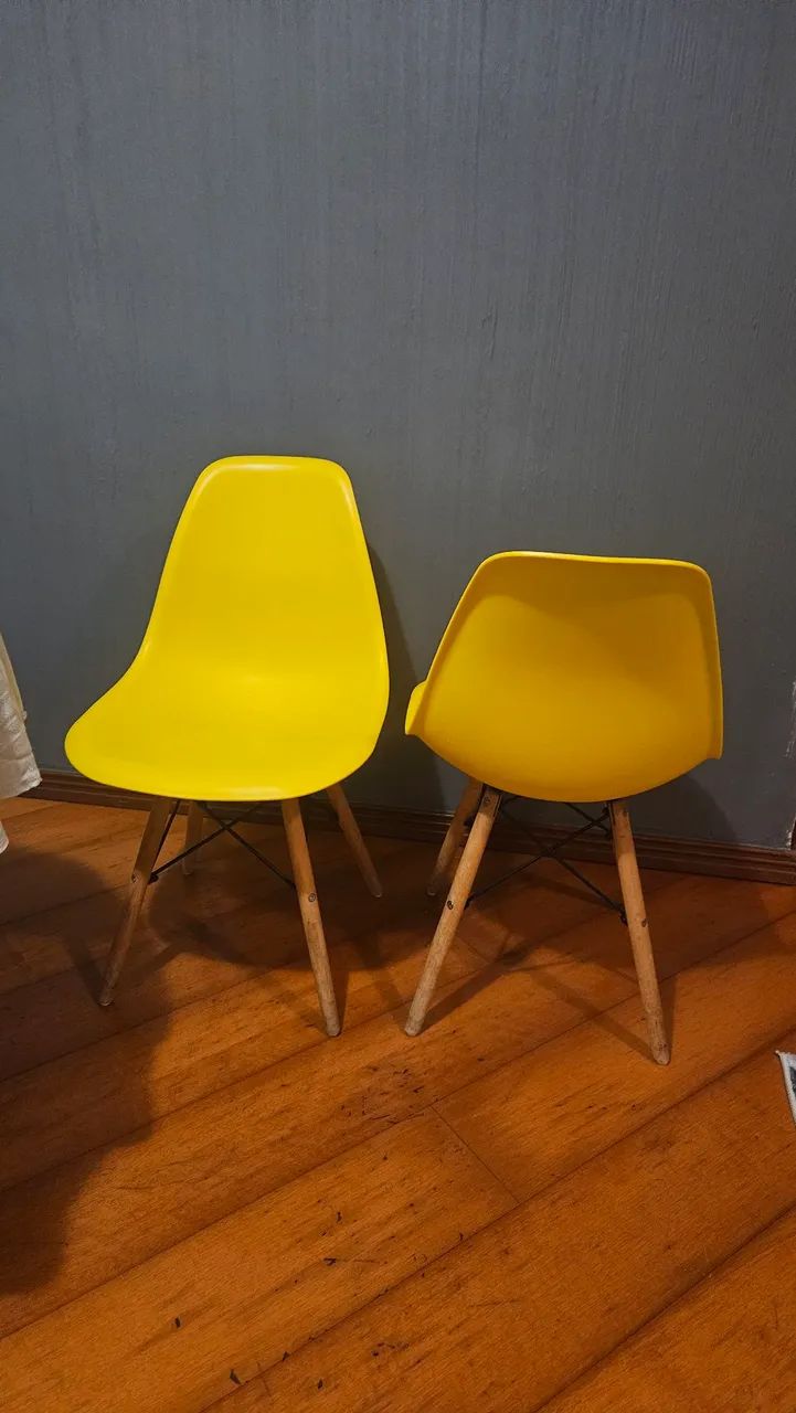 2 Cadeiras amarelas Eames/easy wood
