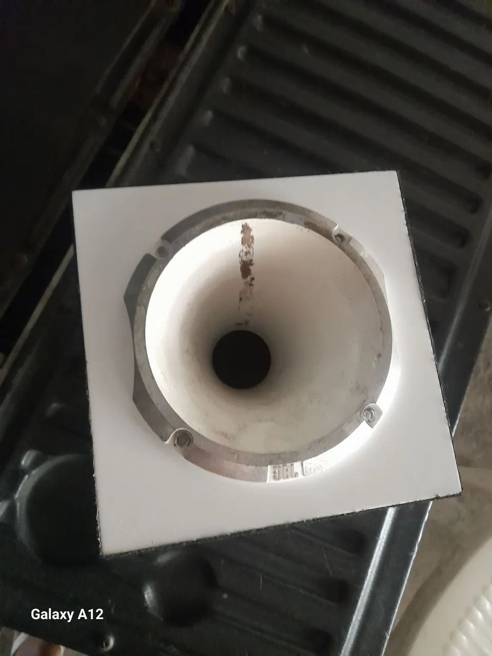 Caixa pra Corneta Nova Com espansor Jbl