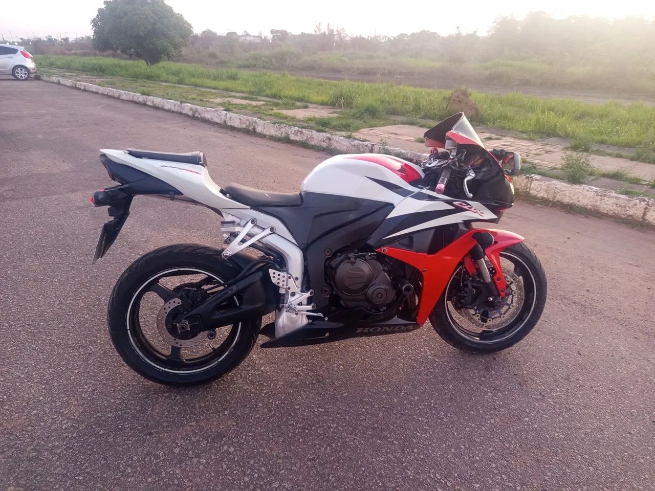 Vendo uma CBR 600 RR  - Foto 4