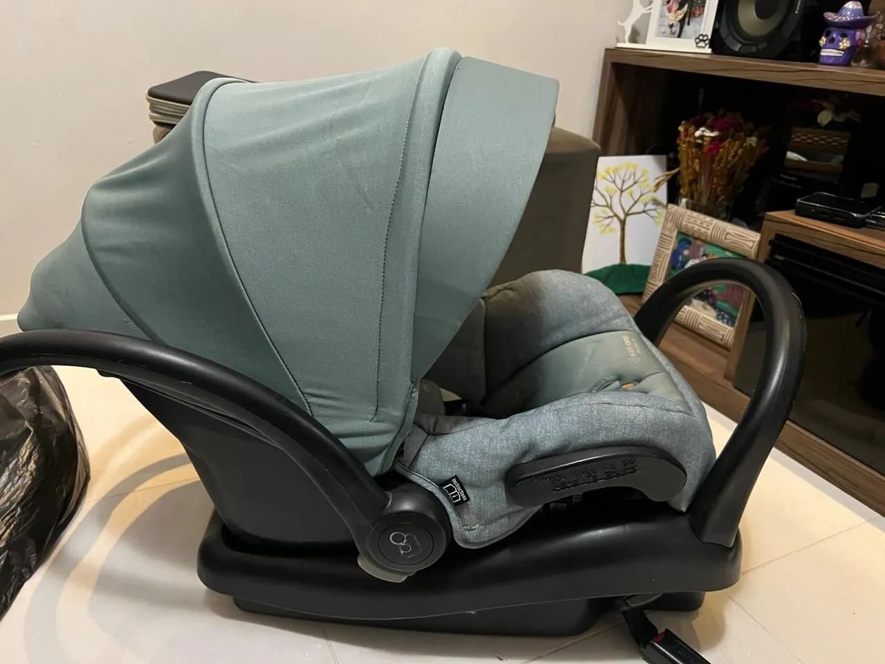 Carrinho de bebê maxi cosi com bebê conforto - Foto 2