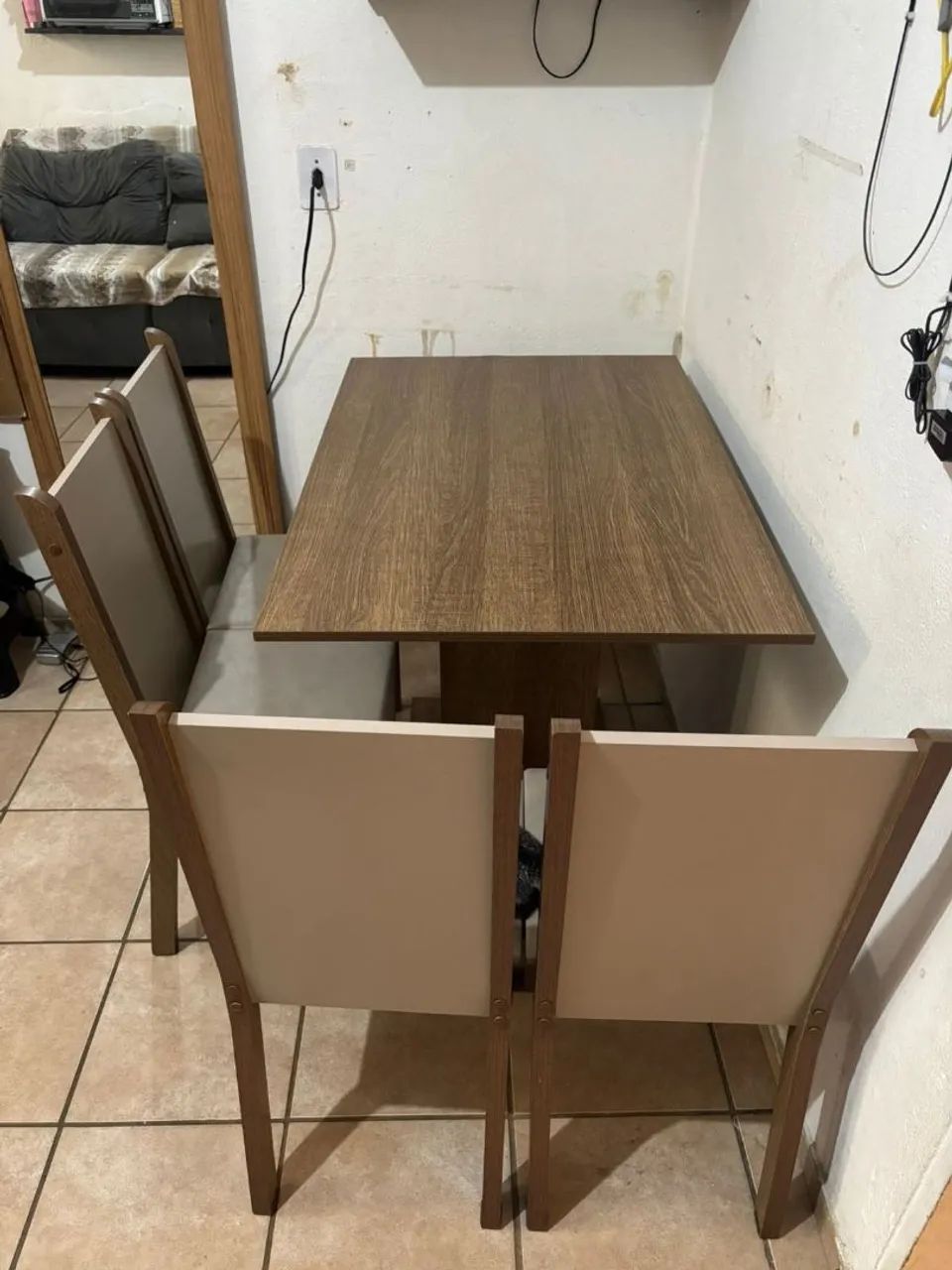 Mesa de Jantar com 4 cadeiras  - Foto 2