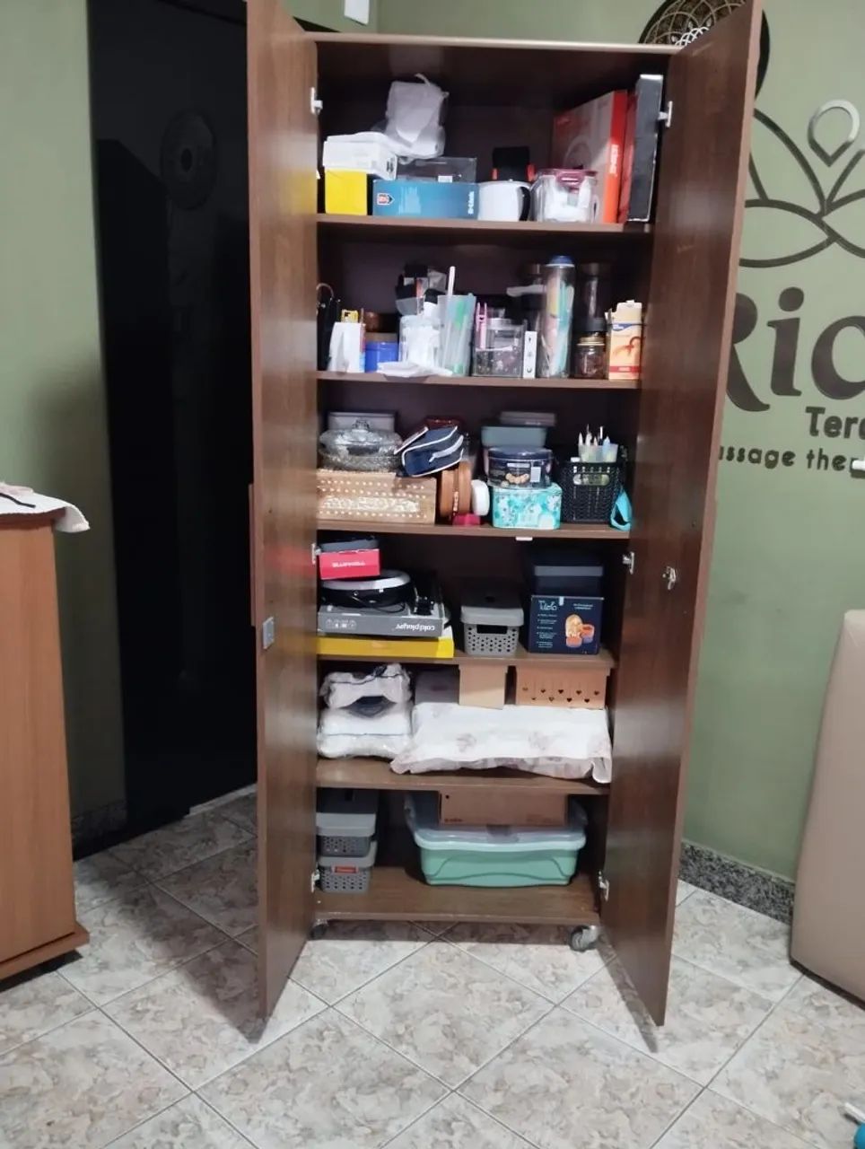 Armário Multiuso com chave e rodinhas - Foto 2