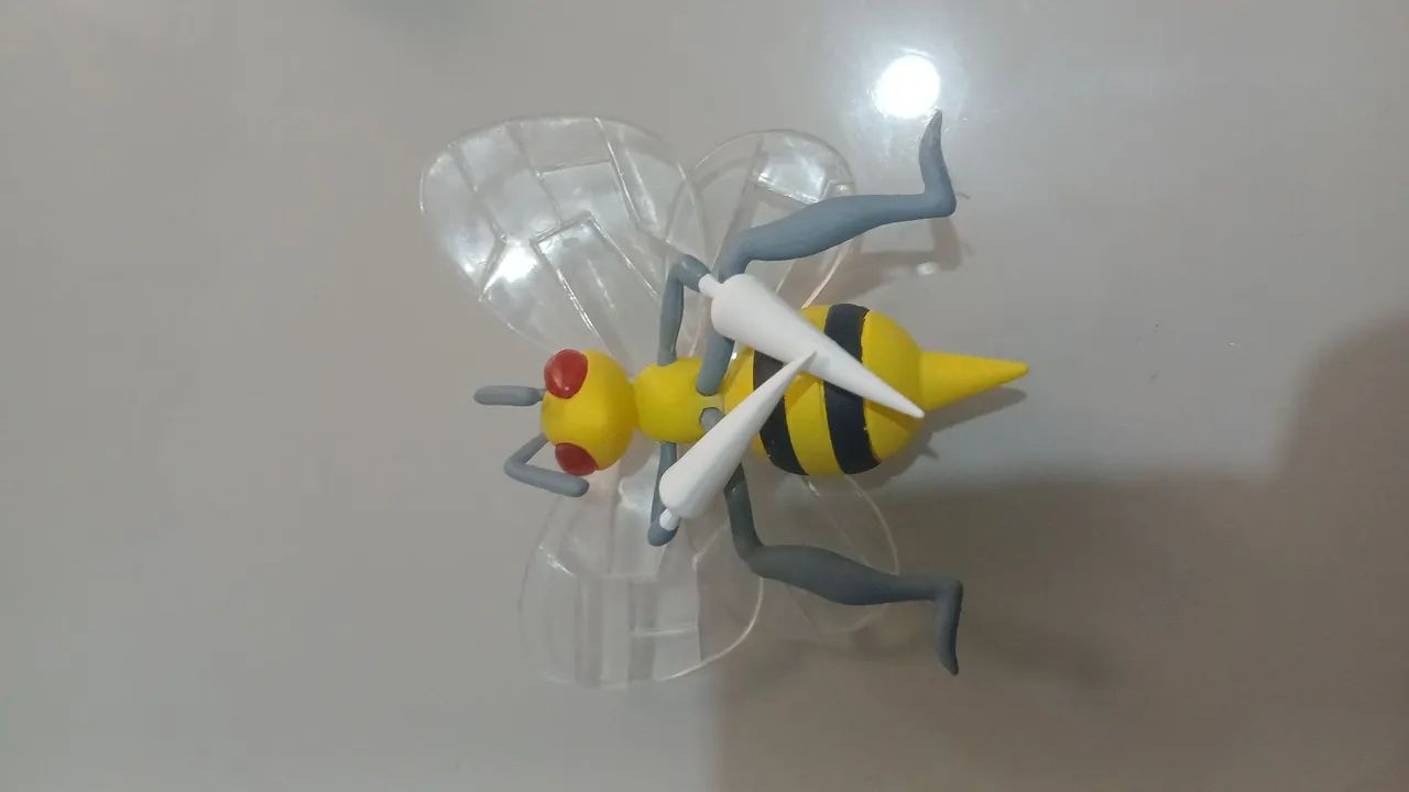Beedrill Pokémon figure  - Foto 2