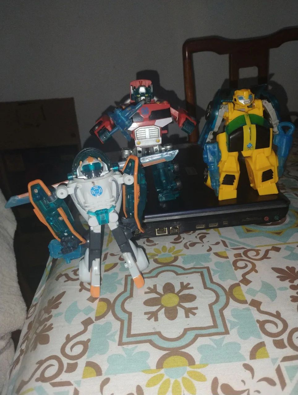 Vendo um lote com três  Transformes 