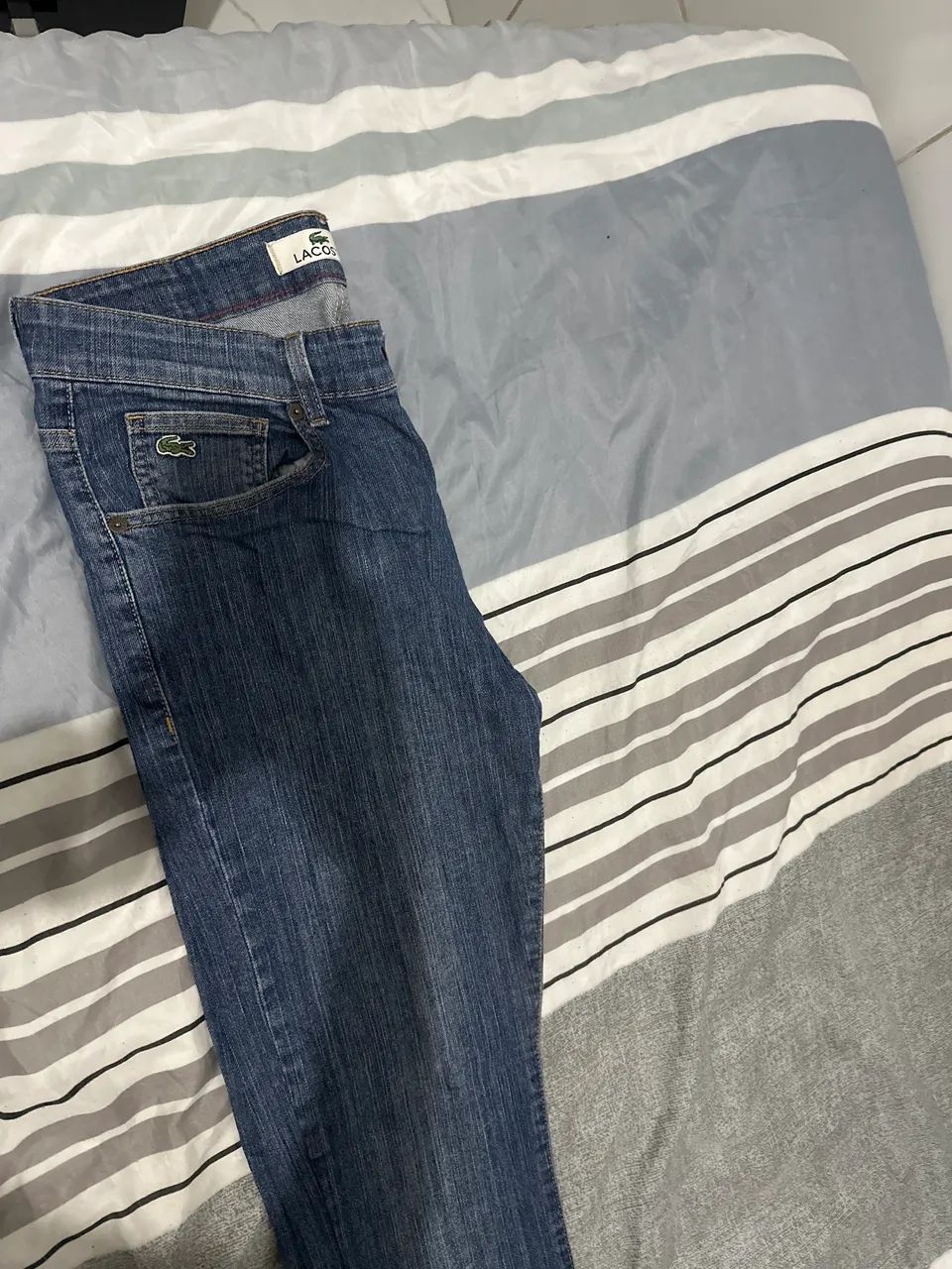 calça slimfit lacoste (original)